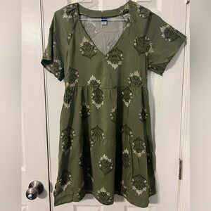 Old Navy Green Floral V-Neck Swing Dress